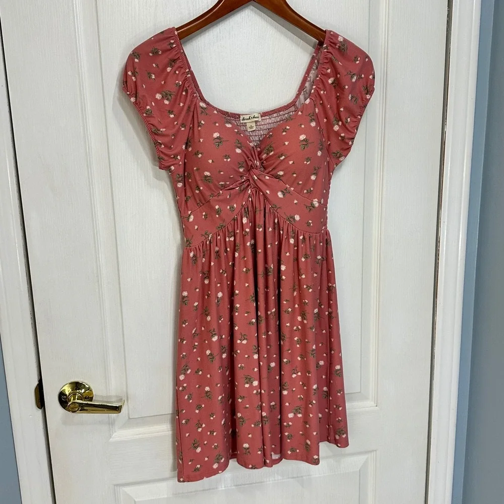 Derek Heart Women Pink Floral Twist Front Smocked Back Mini Dress Medium